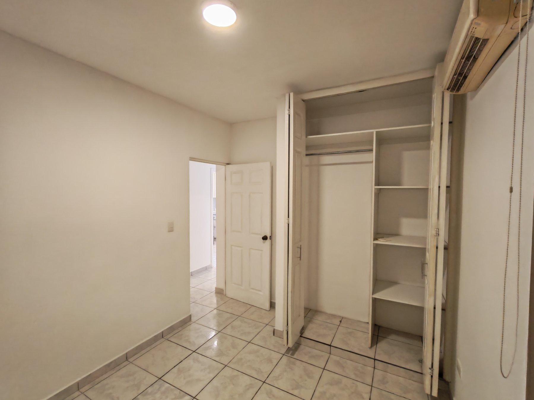 Se alquila apartamento en San Benito, fotografía 11