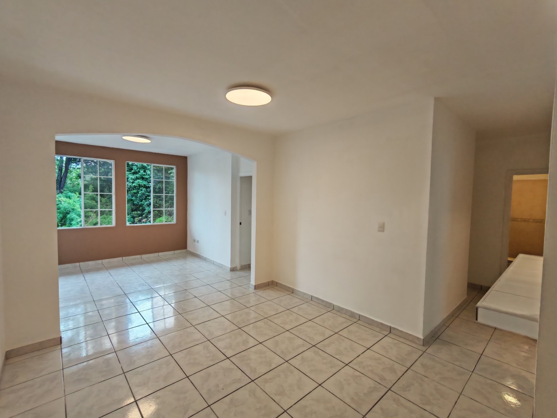 Se alquila apartamento en San Benito, fotografía 2