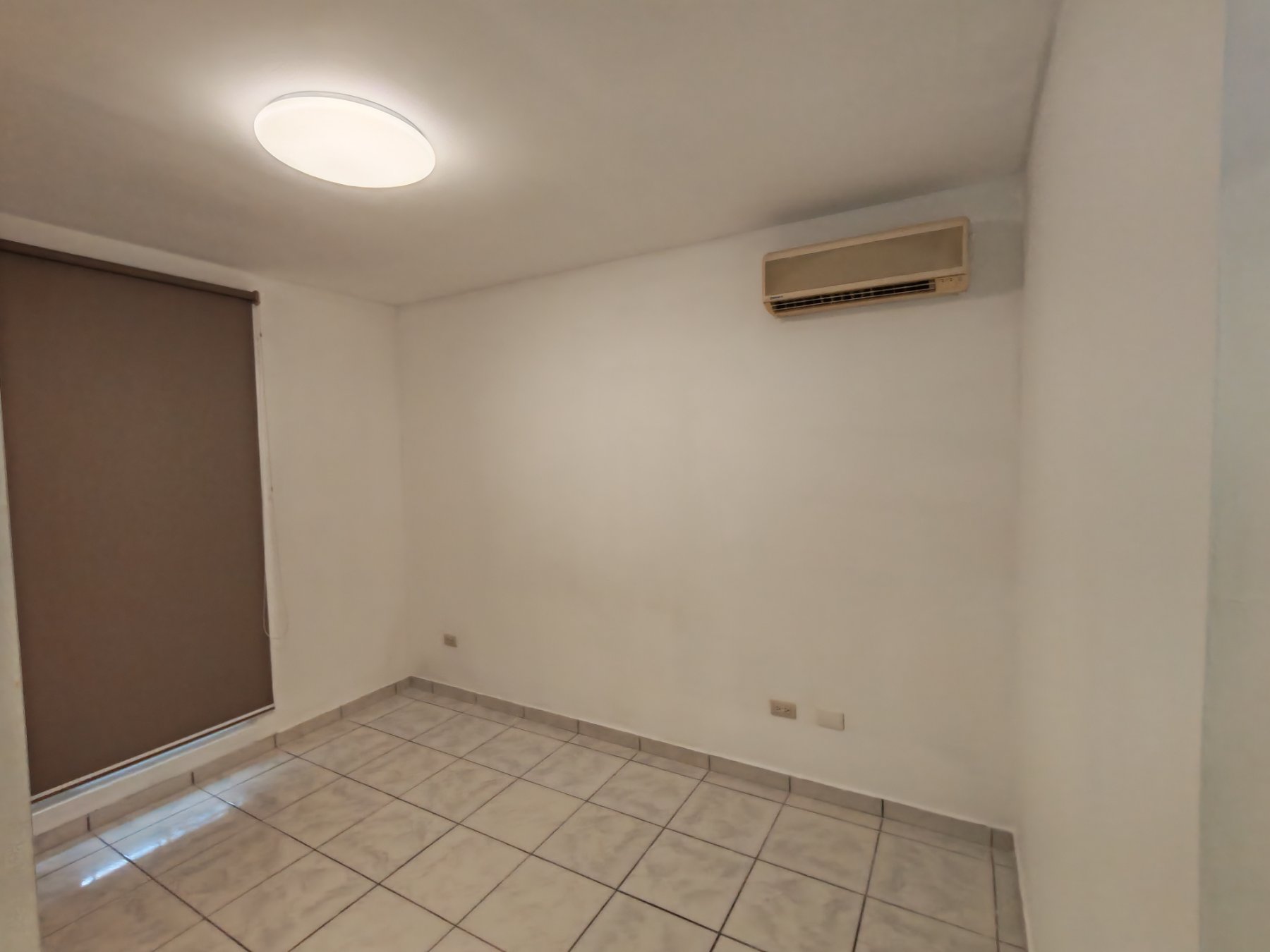 Se alquila apartamento en San Benito, fotografía 4